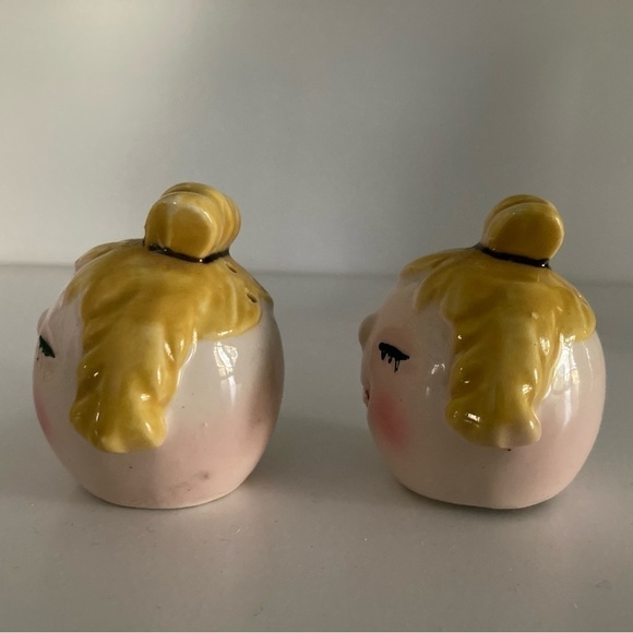 VINTAGE BLONDE GIRL DUO SALT & PEPPER SHAKERS - Picture 2 of 7